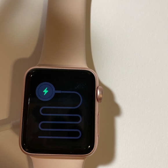 SERIES 1 ROSE GOLD APPLE WATCH - Picture 7 of 7